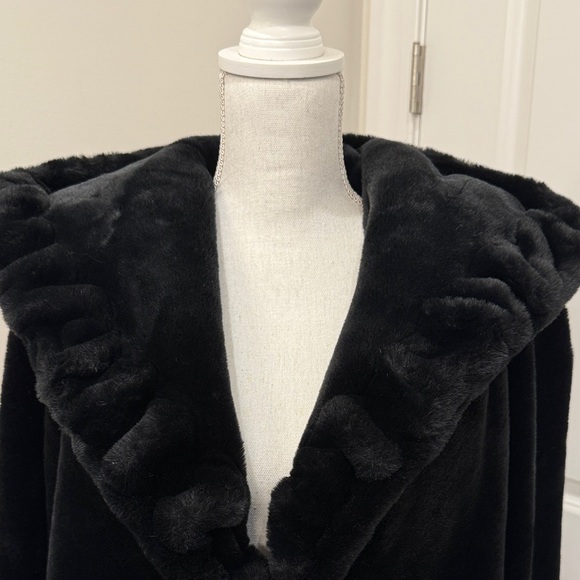 Jones New York Plush Black Teddy Jacket - Picture 6 of 8